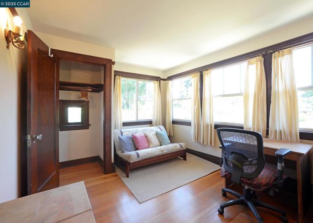 1331 Court Street, Martinez CA: https://media.crmls.org/mediaz/3e218abf-88e0-49b3-b7d0-c6f174d310f7.jpg
