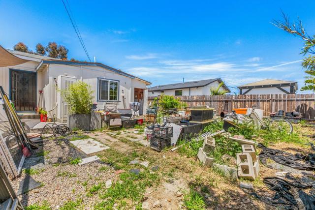 875 Boundary St, San Diego CA: https://media.crmls.org/mediaz/3e218c69-8594-47e3-979f-2eb722c24d96.jpg