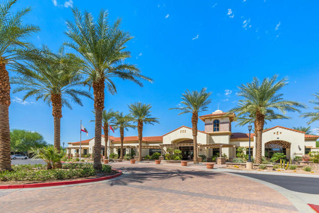 40613 Corte Los Cerritos, Indio CA: https://media.crmls.org/mediaz/3e21d300-e799-4c88-9c57-c1037746423d.jpg