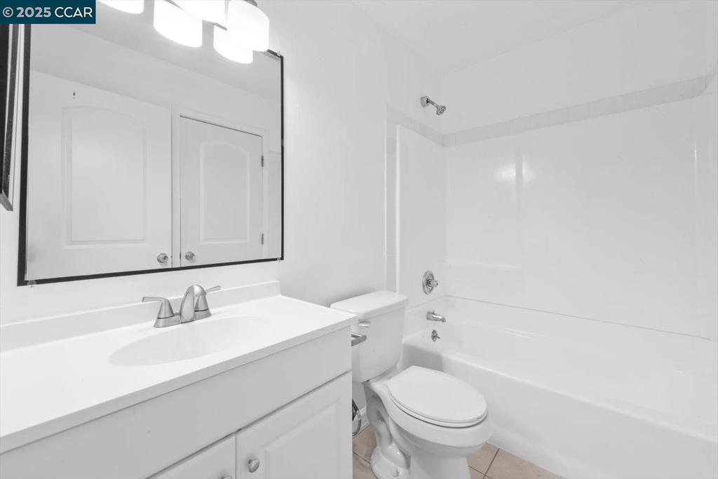 https://media.crmls.org/mediaz/3e222eaa-8817-47b6-95c1-d7f1f277bc5c.jpg?preset=X-Large
