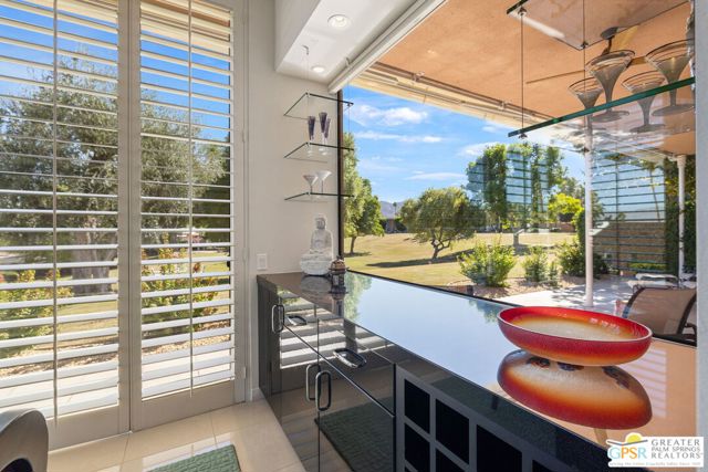 46920 Amir Drive, Palm Desert CA: https://media.crmls.org/mediaz/3e223ec6-2232-4d6b-aeaa-1e7ee7e351d6.jpg