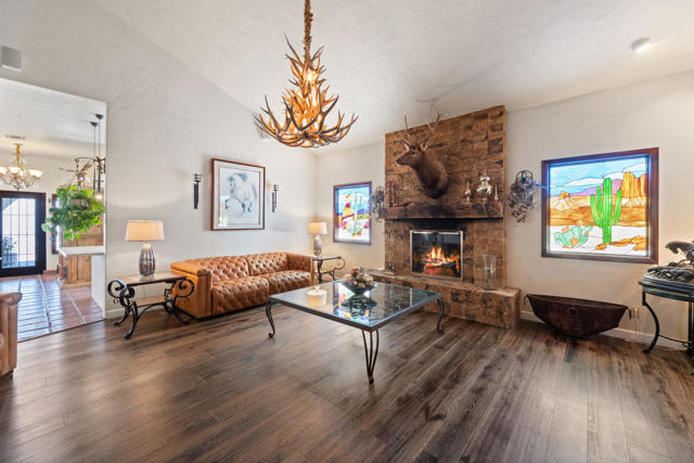 56375 Bighorn Drive, Mountain Center CA: https://media.crmls.org/mediaz/3e22fffc-c8c8-460d-9357-3eabd2c1170c.jpg