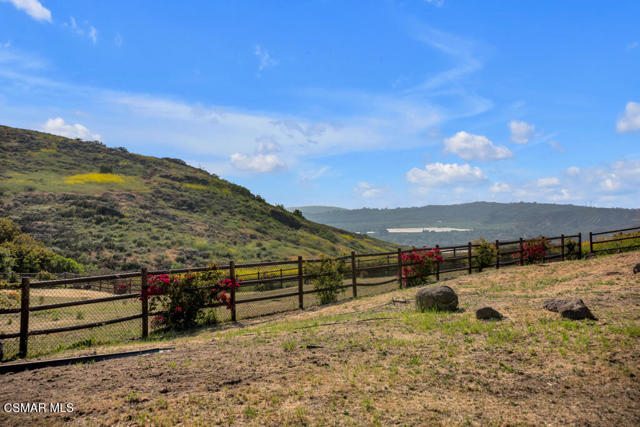 751 Wildwood Avenue, Thousand Oaks CA: https://media.crmls.org/mediaz/3e241156-b6fb-4a05-bf44-c93389f8d5c3.jpg