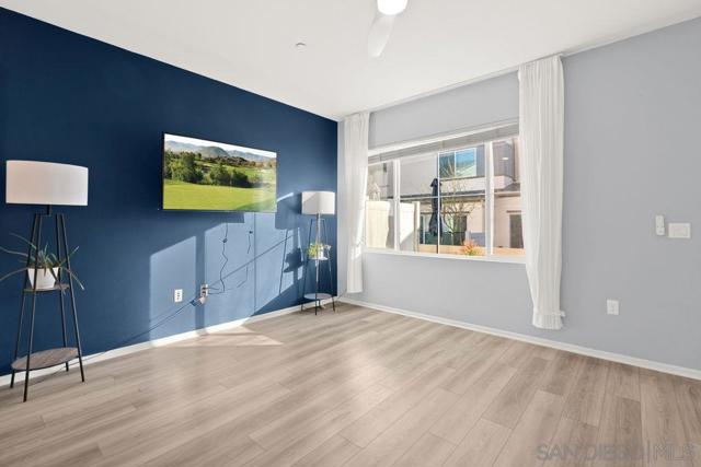 347 Sweet Pl, Fallbrook CA: https://media.crmls.org/mediaz/3e241b2b-b759-4f08-b9ca-a300776468f4.jpg