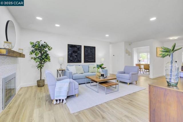 9821 Broadmoor Dr, San Ramon CA: https://media.crmls.org/mediaz/3e244410-80d2-4dad-a626-20ccb8767606.jpg