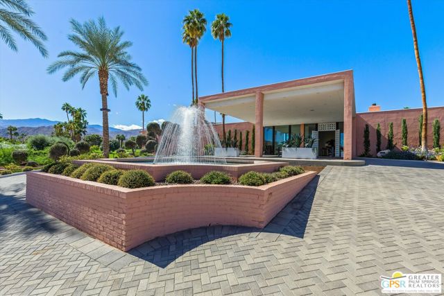 47392 Jadida Avenue, Palm Desert CA: https://media.crmls.org/mediaz/3e246545-7cfd-428b-935c-c22e306b3cd7.jpg