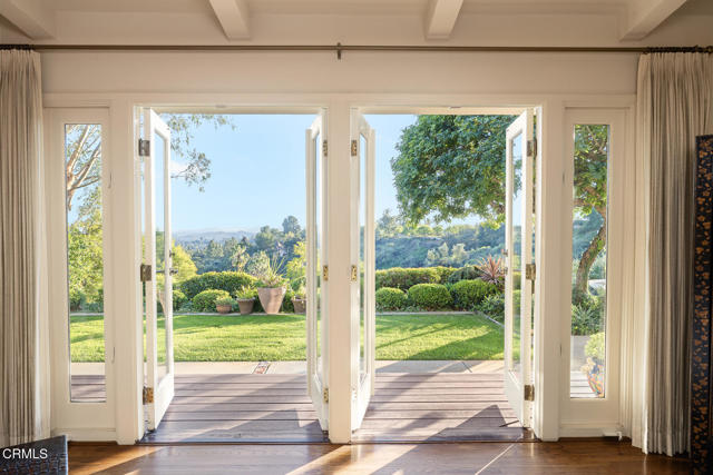 Detail Gallery Image 10 of 63 For 399 N San Rafael Ave, Pasadena,  CA 91105 - 3 Beds | 3/1 Baths