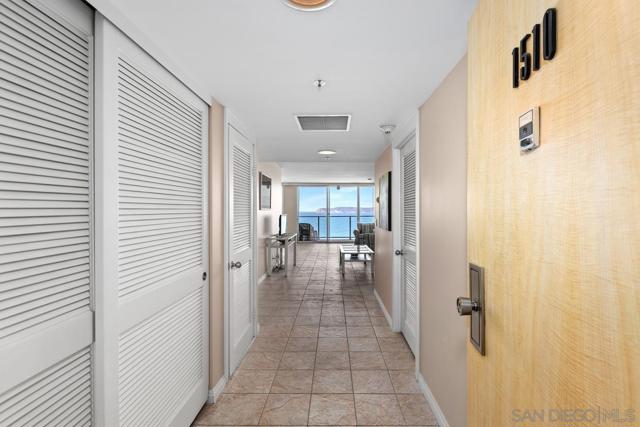1820 Avenida Del Mundo, Coronado CA: https://media.crmls.org/mediaz/3e25b88b-b3ec-4a05-8747-b9fd152ad073.jpg