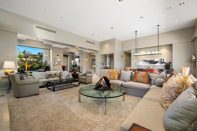45 Mirada Circle, Rancho Mirage CA: https://media.crmls.org/mediaz/3e25d4ad-3a6e-4414-9b68-747d6ec749dd.jpg