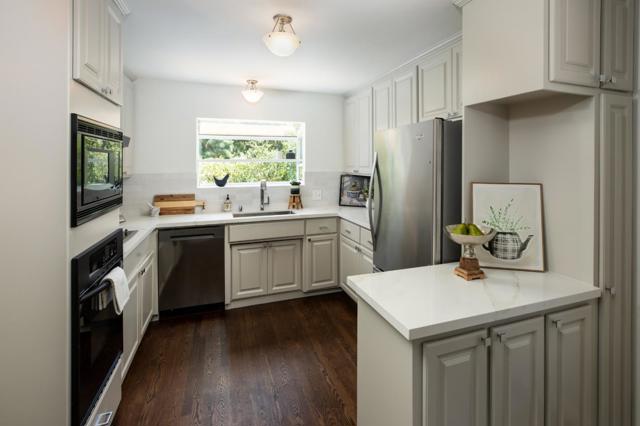 2910 Sherwood Drive, San Carlos CA: https://media.crmls.org/mediaz/3e260483-52d3-45f9-850d-192ffb2533e5.jpg