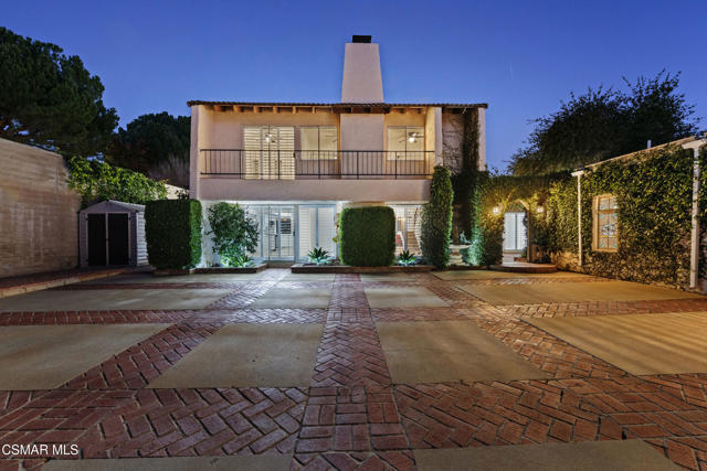4524 Greengate Court, Westlake Village CA: https://media.crmls.org/mediaz/3e267e14-9685-424d-beb8-bfb738d94030.jpg