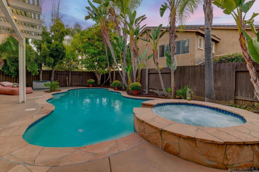 MLS #250039541SD image #31