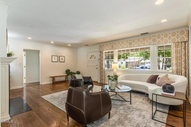 4650 Encinas Drive, La Canada Flintridge CA: https://media.crmls.org/mediaz/3e26cd81-4db3-467f-aead-b0da7f489ea9.jpg