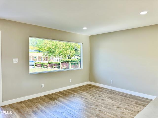 5063 Cypress Lane, Ventura CA: https://media.crmls.org/mediaz/3e272b32-f30e-45dc-9f6b-13845f02f639.jpg