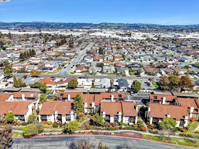 2513 Galleon Place, San Leandro CA: https://media.crmls.org/mediaz/3e277d46-8e27-4038-b5bf-5e671996cef9.jpg