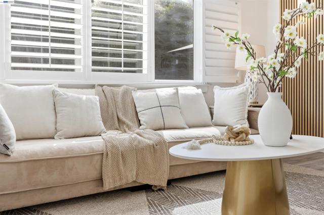 11593 Ladera Ct, Dublin CA: https://media.crmls.org/mediaz/3e279778-7cd1-4520-8e46-40b0648fef13.jpg