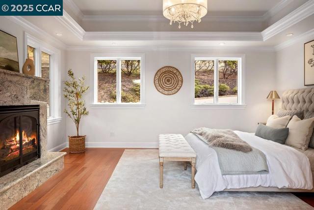 128 Oak Rd, Orinda CA: https://media.crmls.org/mediaz/3e279af7-440c-48d1-a51d-19dce10797af.jpg