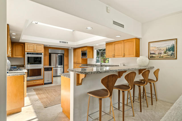 835 N Avenida Palmas, Palm Springs, CA 92262