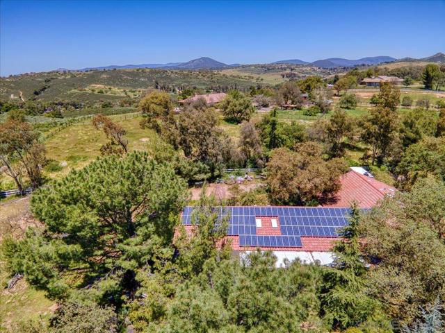 24903 Oakana Rd, Ramona CA: https://media.crmls.org/mediaz/3e284aaf-b92a-4c72-8447-3d68f01082ca.jpg