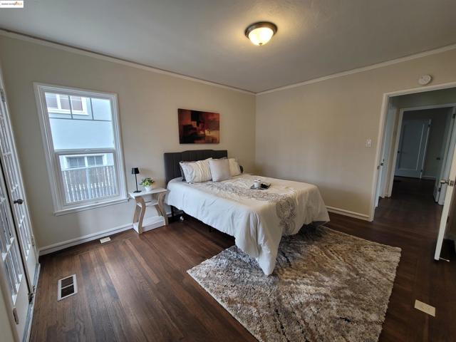 3504 68Th Ave, Oakland CA: https://media.crmls.org/mediaz/3e285022-0b51-48e7-a6ed-e13898fa2ebd.jpg