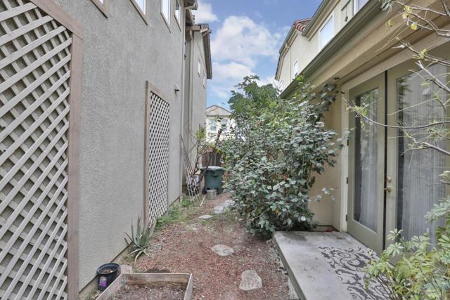 1051 W Iowa Avenue, Sunnyvale CA: https://media.crmls.org/mediaz/3e2902f1-8083-4058-a56a-3b50587ab1fd.jpg