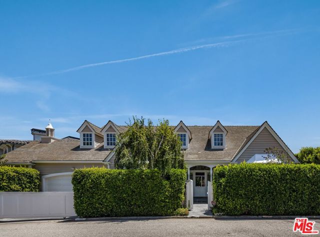 12500 Helena Street, Los Angeles CA: https://media.crmls.org/mediaz/3e299c74-f984-4a7d-85c9-eb08f11fb78a.jpg