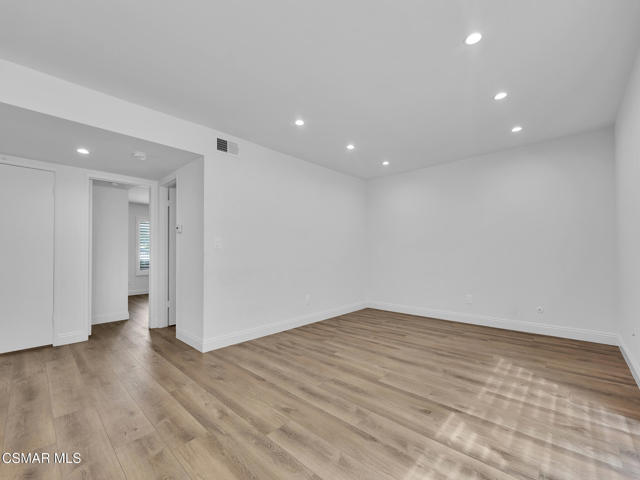 3950 United Road, Agoura Hills CA: https://media.crmls.org/mediaz/3e29d69f-2b02-44a6-9618-3fc0eb3d00d3.jpg