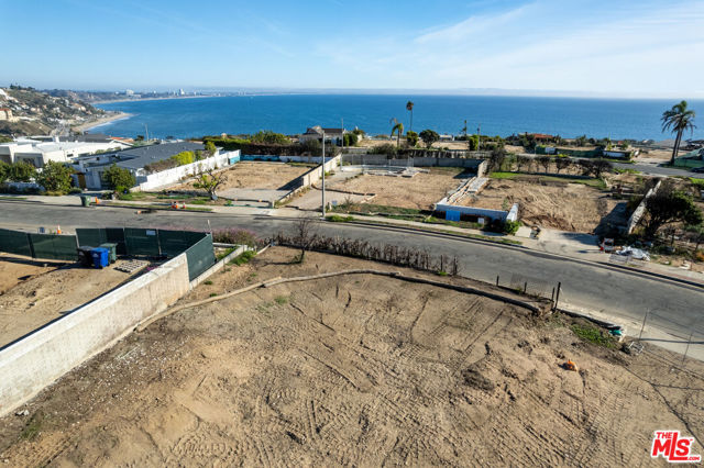 Drew Fenton | 18441 Kingsport Drive Malibu CA | MLS: 7461689 Drew Fenton | 18441 Kingsport Drive Malibu CA | MLS: 7461689