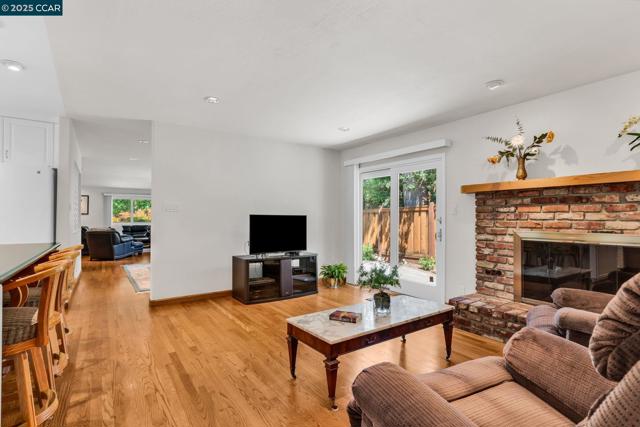 2032 Vanderslice Ave, Walnut Creek CA: https://media.crmls.org/mediaz/3e2a4222-6a73-4cee-b3da-1c7a8465edec.jpg