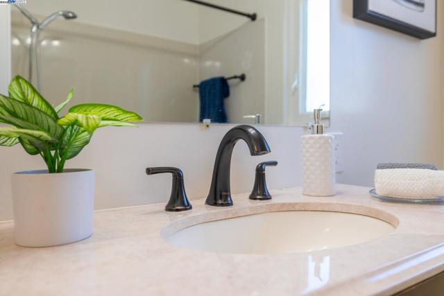 27830 Thackeray Ave, Hayward CA: https://media.crmls.org/mediaz/3e2a8e36-305d-4bb8-ac0d-b6e2f62473c0.jpg