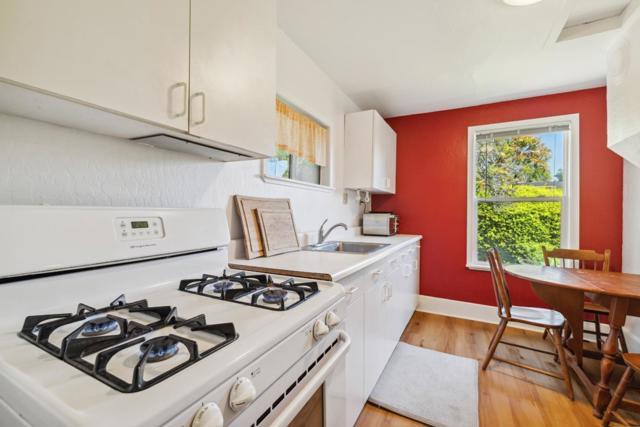 399 13th Avenue, Santa Cruz CA: https://media.crmls.org/mediaz/3e2a91f5-6ae7-4b4b-a9e7-059c12bc3866.jpg