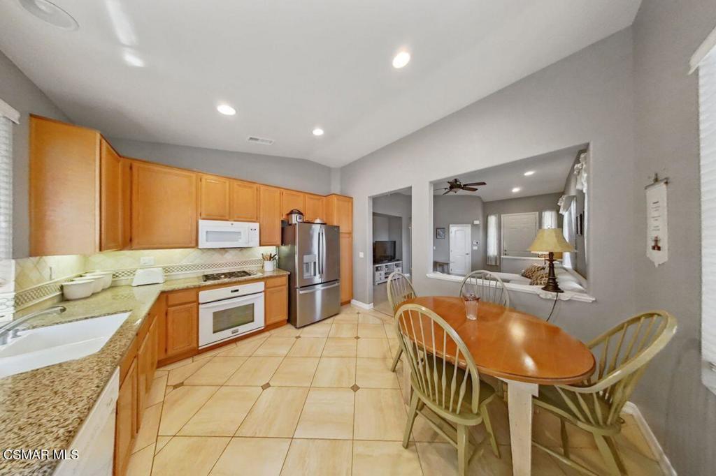 3E2Ae89D 45Ce 4843 B561 6E11Ea1D63F9 998 Donner Avenue, Simi Valley, Ca 93065 &Lt;Span Style='BackgroundColor:transparent;Padding:0Px;'&Gt; &Lt;Small&Gt; &Lt;I&Gt; &Lt;/I&Gt; &Lt;/Small&Gt;&Lt;/Span&Gt;
