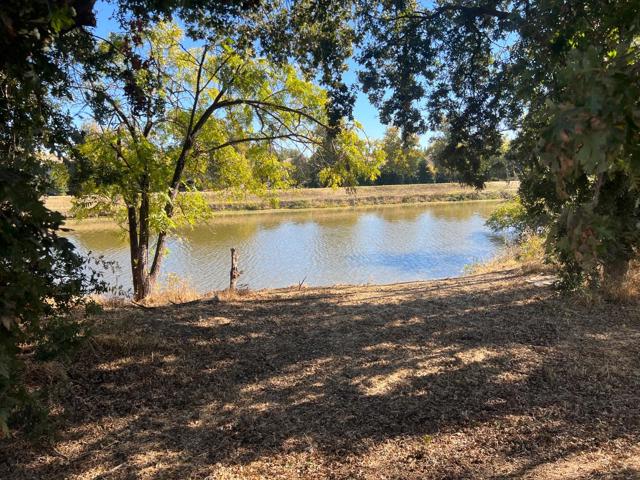 2800 High Tide Avenue, Sacramento CA: https://media.crmls.org/mediaz/3e2c7e13-ae74-480e-a811-25bf5fd8e064.jpg