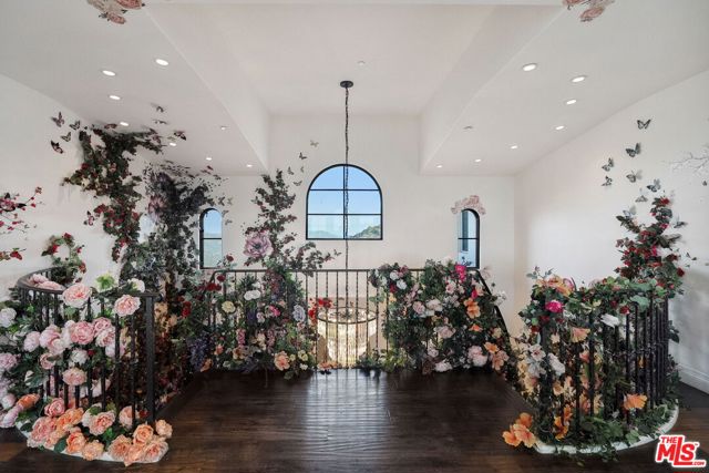 1650 Luse Tank Road, Topanga CA: https://media.crmls.org/mediaz/3e2cf990-8e26-4fa8-bd18-bcb3849bc87b.jpg