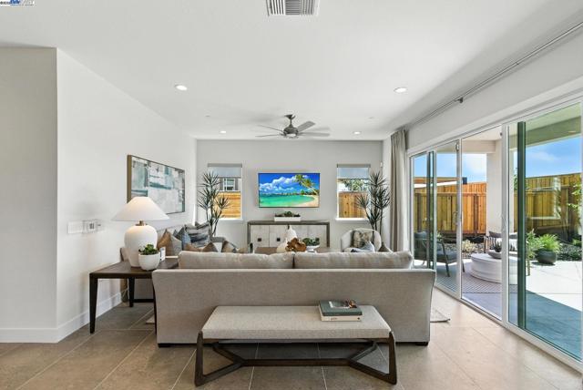 1685 Arione Street, Brentwood CA: https://media.crmls.org/mediaz/3e2e1030-b9b8-4fc0-b9fa-ecf26d24aa68.jpg