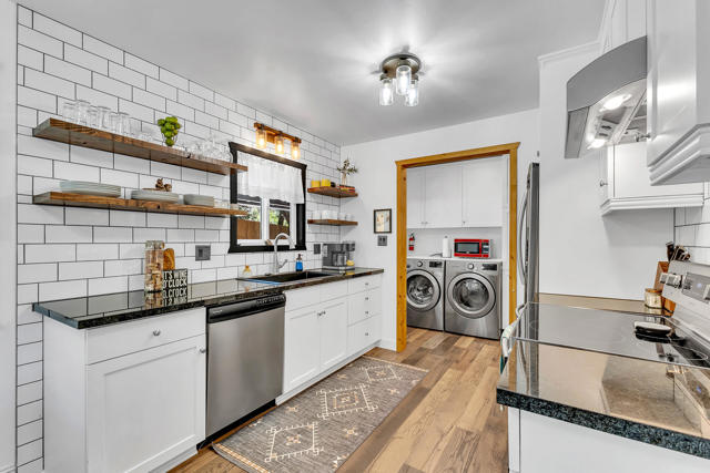 25440 Rim Rock Road, Idyllwild CA: https://media.crmls.org/mediaz/3e2e112a-84c8-43a9-99a7-fb1099d712ba.jpg