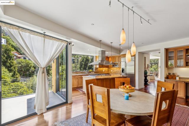 1015 Grand View Dr, Berkeley CA: https://media.crmls.org/mediaz/3e2e75d7-c86c-4afd-9d92-6ddaaee27d0c.jpg