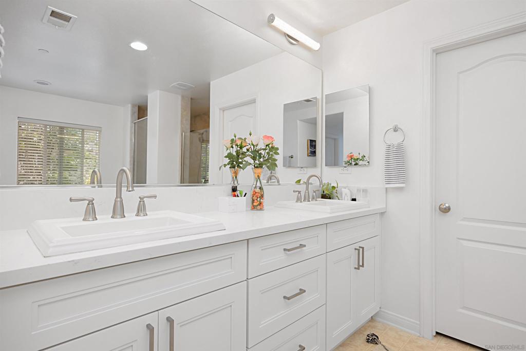 MLS #250043082SD image #22