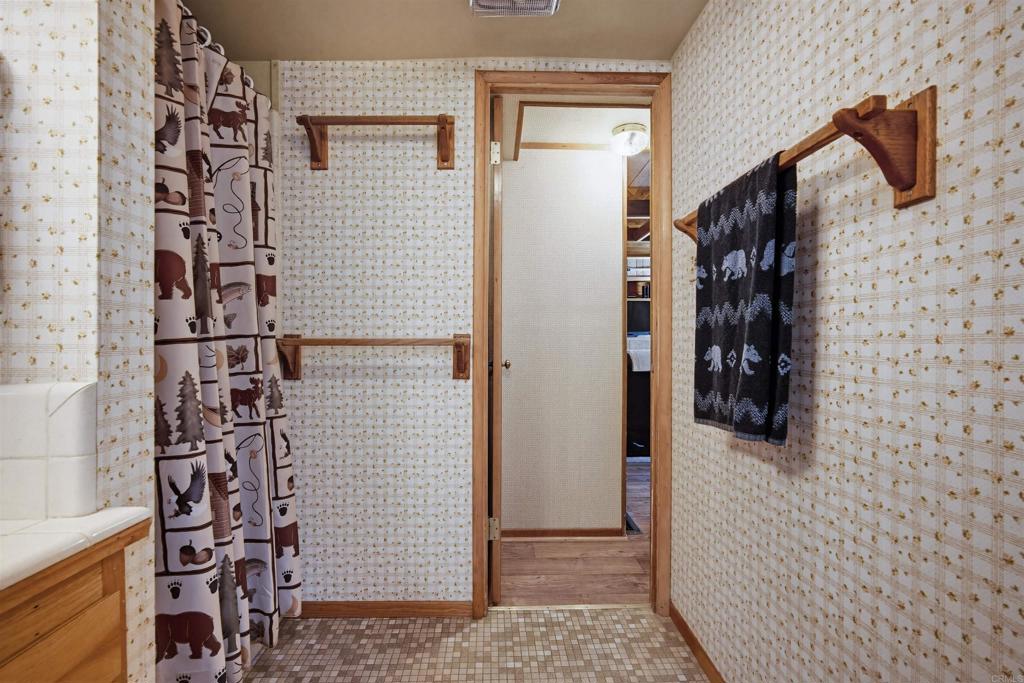 https://media.crmls.org/mediaz/3e2f6ccb-bb20-49cf-9de5-97b19831a398.jpg?preset=X-Large