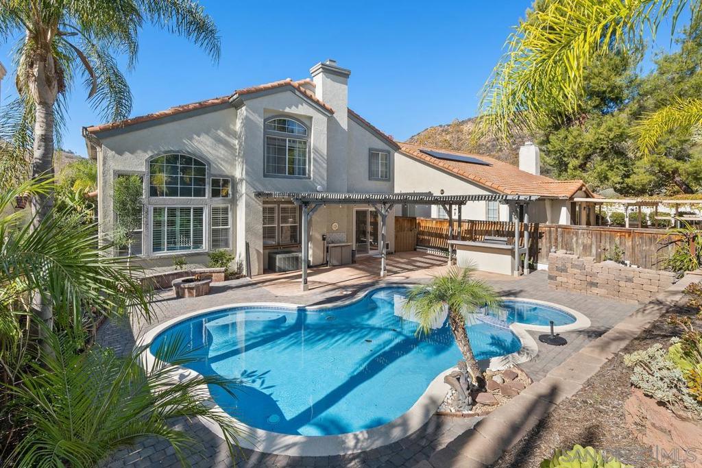 3169 Amberwood Ln, Escondido, CA 92027