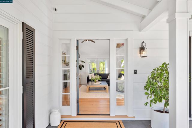 Image 4 of 53 For 942 Raintree Pl