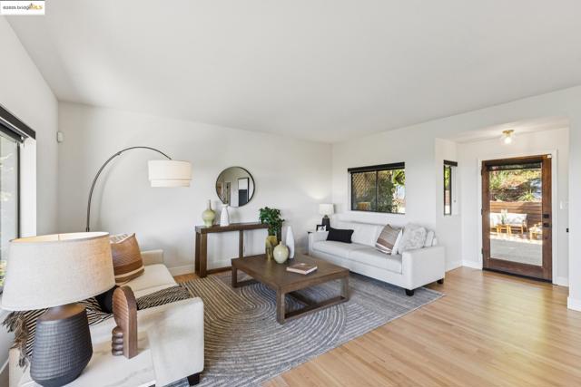 17032 Broadway Ter, Oakland CA: https://media.crmls.org/mediaz/3e3036a0-e93d-4034-8236-502a56df62e6.jpg