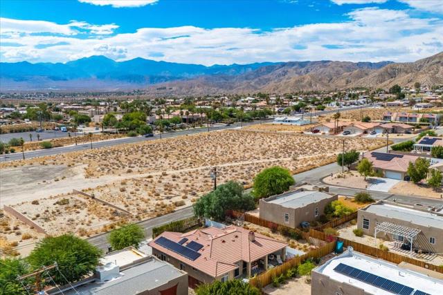 10748 Ocotillo Road, Desert Hot Springs CA: https://media.crmls.org/mediaz/3e30390f-ea1e-47d6-a7db-5fbbb1b82609.jpg