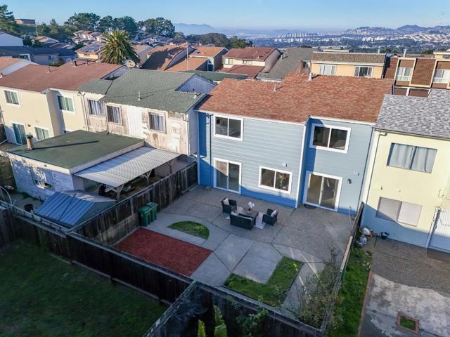55 Saint James Court, Daly City CA: https://media.crmls.org/mediaz/3e3108ea-53a5-43df-97c5-9ecdab8492e0.jpg