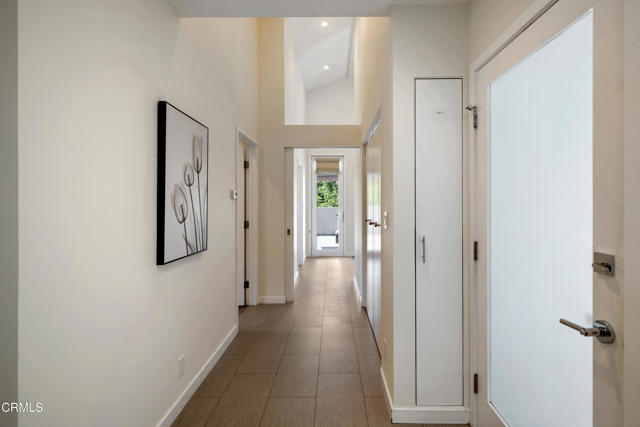 4531 El Camino Corto, La Canada Flintridge CA: https://media.crmls.org/mediaz/3e312b02-be23-40f4-a9dd-c0106b2bb6c9.jpg