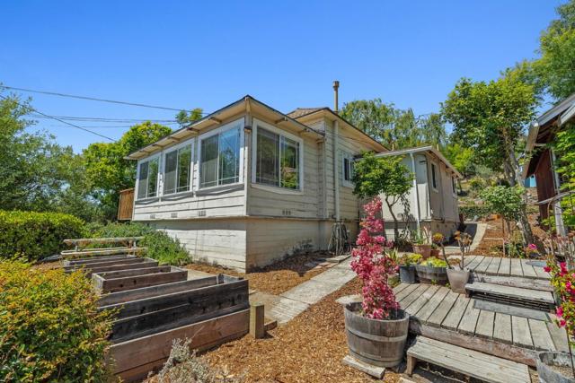 1284 Amesti Road, Corralitos CA: https://media.crmls.org/mediaz/3e319082-bdb8-4910-ba18-810f4b3cde5b.jpg
