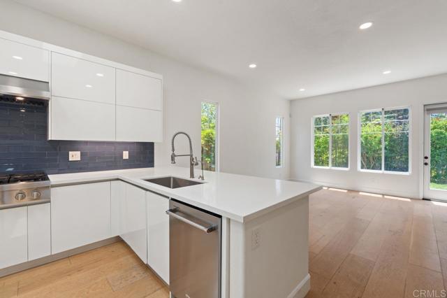 Detail Gallery Image 24 of 75 For 2327 Falkirk Row, La Jolla,  CA 92037 - 3 Beds | 3/1 Baths