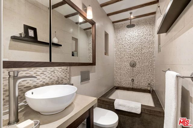 5990 Saturn Street, Los Angeles CA: https://media.crmls.org/mediaz/3e3228af-9eee-4fcc-bcee-b4e60d6f5453.jpg