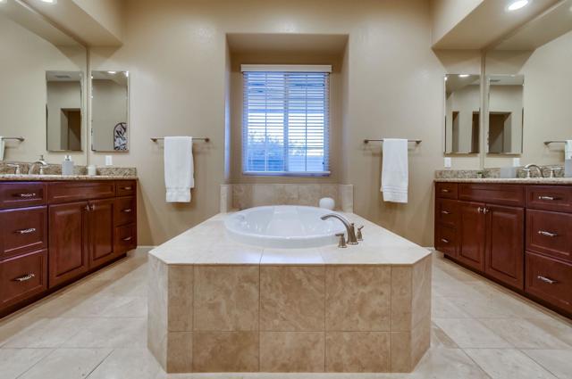 Detail Gallery Image 22 of 37 For 545 Quail Pointe Ln, Encinitas,  CA 92024 - 4 Beds | 3/1 Baths