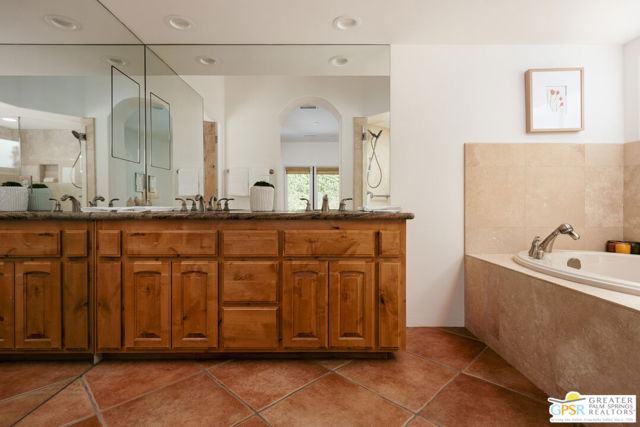 103 W Camino Encanto, Palm Springs, CA 92264